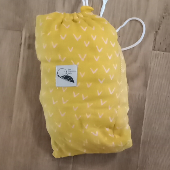 San Francisco baby nursing cover yellow multi use - Picture 5 of 5